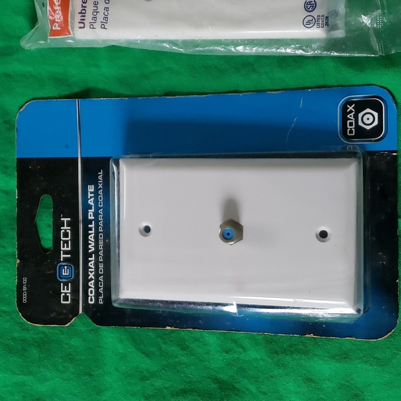 CE Tech Coaxial Wall Plate & Leviton Preferred Medium 3/8" Wall Plate New - Picture 2 of 8